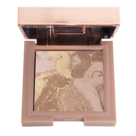 Glam Shop LUX Baked Bronzer in ZASKAKUJĄCY, a taupe shade infused with soft gold and rose accents, providing a radiant finish.